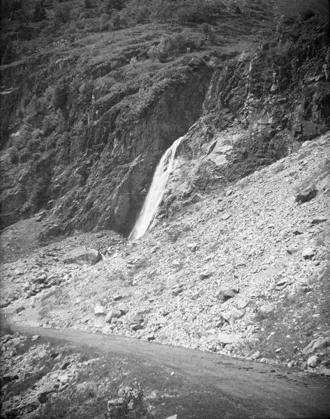 Cascade des Sept Laux sur la route du col de Glandon