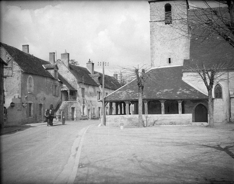 Porche et clocher, côté sud