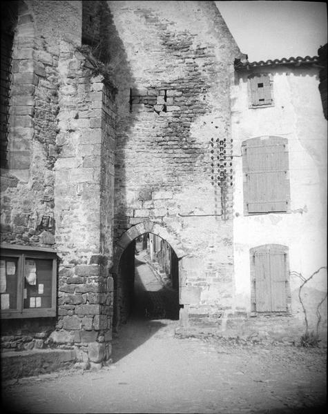 Beffroi appelé Porte du Pont, côté est