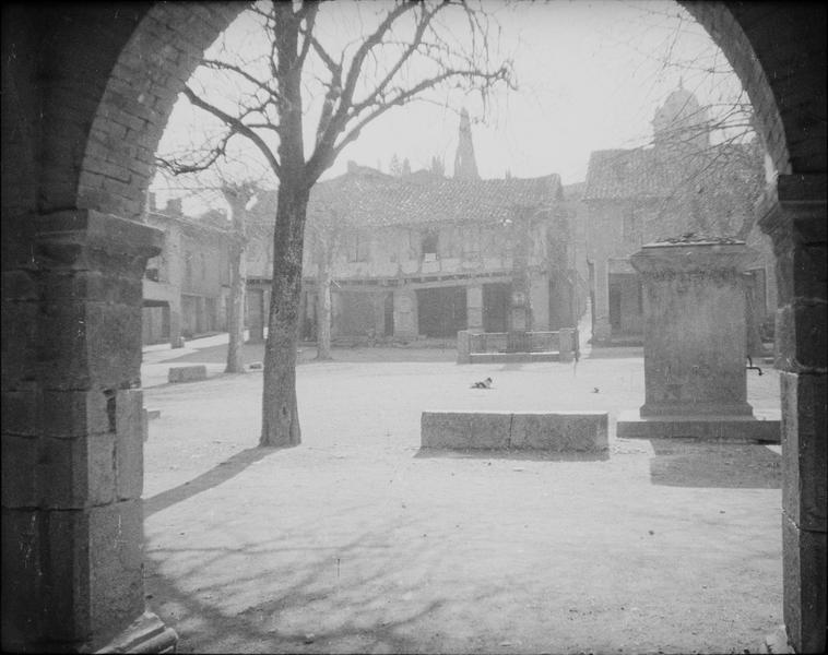 Place depuis un passage à arcades