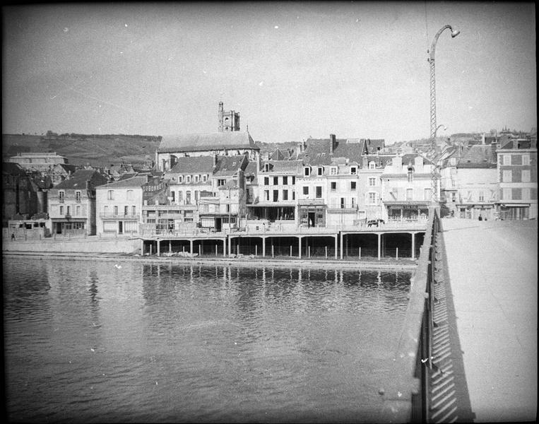 Ensemble sud depuis le pont  sur l'Yonne