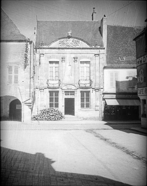 Façade sur place