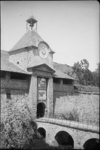 Caserne de la citadelle, façade sur cour intérieure