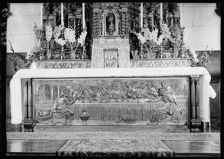 Maître-autel de la chapelle : retable en bois sculpté et doré - © Ministère de la Culture (France), Médiathèque du patrimoine et de la photographie, diffusion RMN-GP