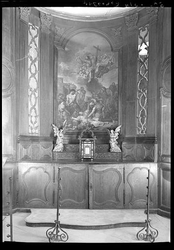 Chapelle de l'abbé : autel en bois mouluré