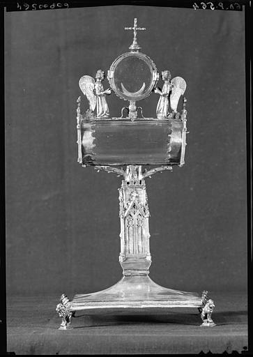 Reliquaire pédiculé à monstrance horizontale en argent et cristal