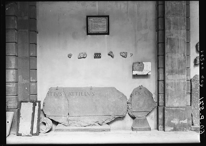 Fragments d'architecture et d'inscriptions gallo-romaines - © Ministère de la Culture (France), Médiathèque du patrimoine et de la photographie, diffusion RMN-GP