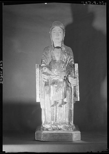 Statue en feuilles d'argent et de vermeil sur âme de bois : Vierge à l'Enfant en Majesté, face