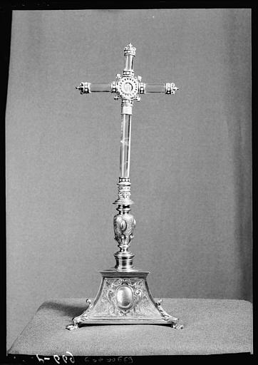 Croix reliquaire de la Vraie Croix en cristal de roche et or émaillé