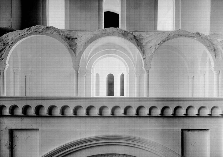 Maquette de restitution de l'église abbatiale : massif ouest, ensemble de la tribune et de la chapelle Saint-Michel