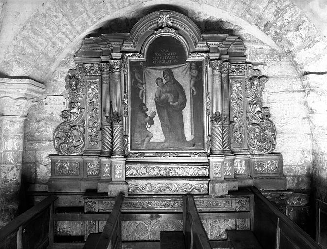 Travée ouest de la nef : retable du tabernacle en bois sculpté et peint