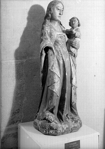 statue  : Vierge à l'Enfant