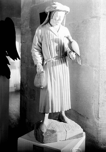 Statue en bois polychromé : saint Gengaul