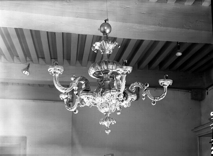 Lustre en bois doré, époque Louis XIV : vue de profil