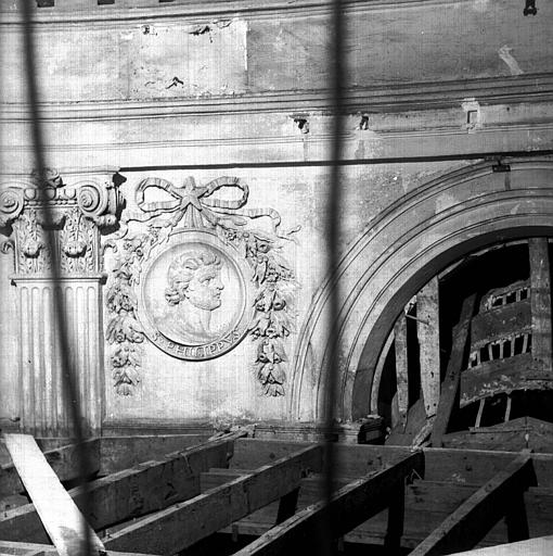 Décoration du mur circulaire sous la coupole