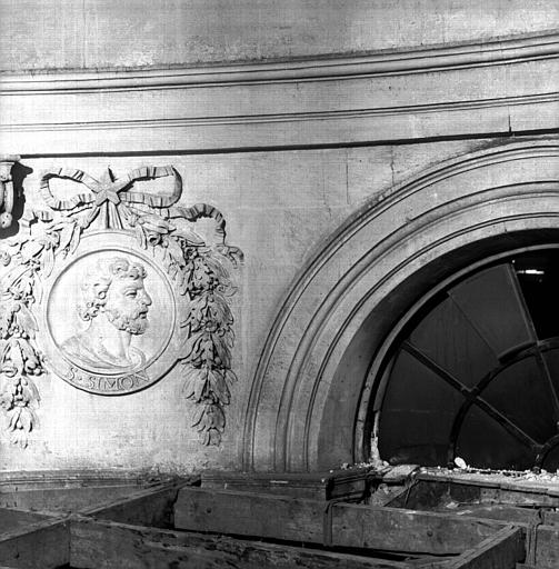 Décoration du mur circulaire sous la coupole