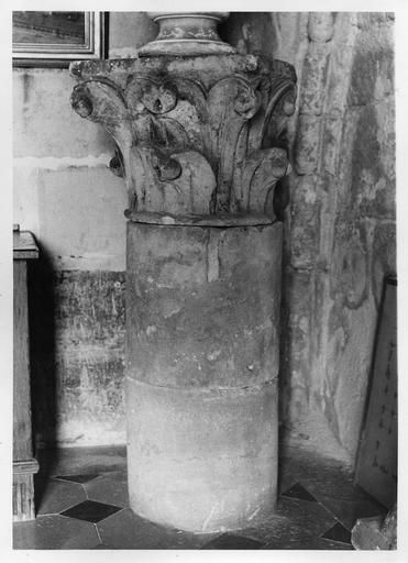 chapiteau provenant de la collégiale Saint-Evremond (détruite) - © Ministère de la Culture (France), Médiathèque du patrimoine et de la photographie (objets mobiliers), tous droits réservés