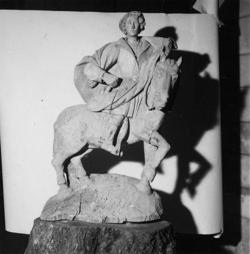 groupe sculpté : la charité de saint Martin