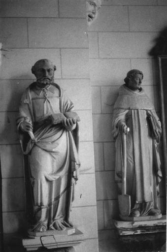 Statues (petite nature) : saint Paul et saint Vincent (d'un ensemble de 3 statues en pierre peinte) - © Ministère de la Culture (France), Médiathèque du patrimoine et de la photographie (objets mobiliers), tous droits réservés
