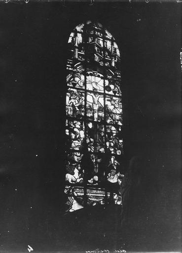 verrière de la baie 0 : la Crucifixion