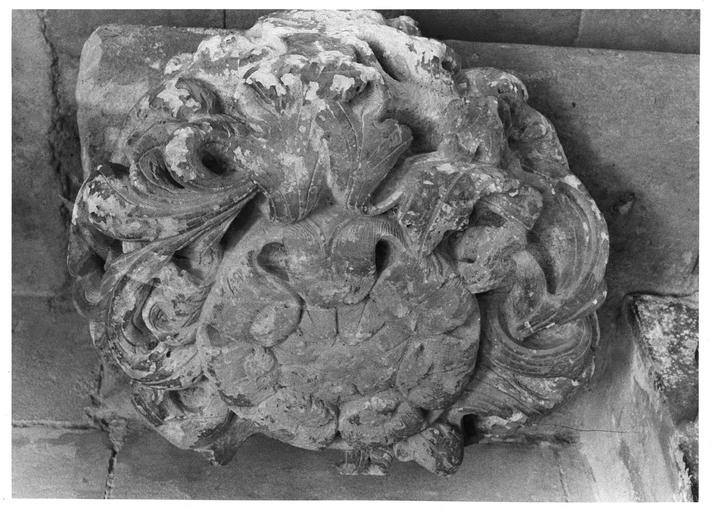 Clef de voûte (d'un ensemble de 4 provenant du château de Sarens)