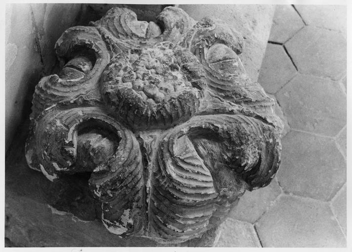 Clef de voûte (d'un ensemble de 4 provenant du château de Sarens)