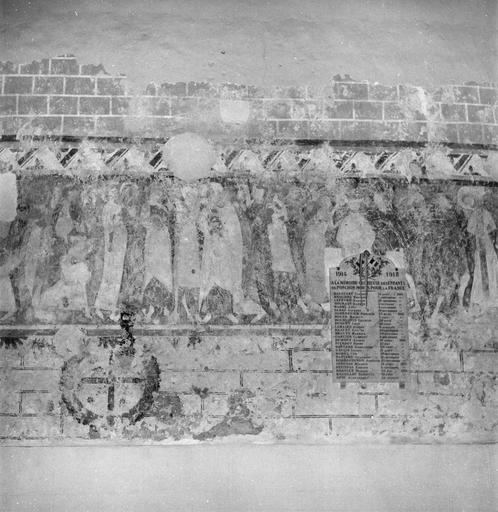 peintures monumentales : l'arrestation et le procès du Christ. Après dégagement.
