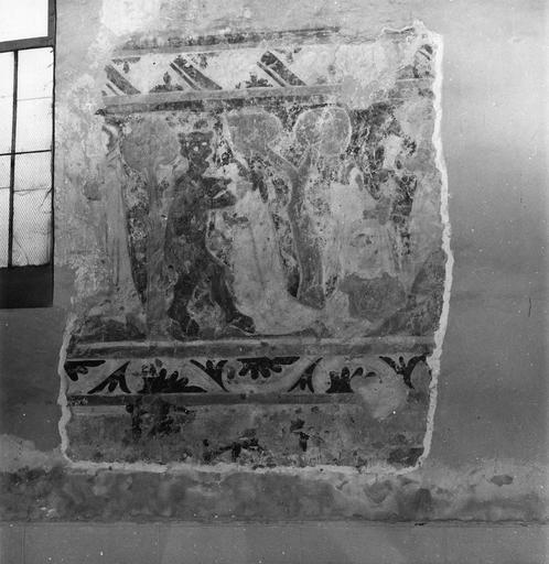 peintures monumentales : scènes de l'Ancien et du Nouveau Testament. Après dégagement.