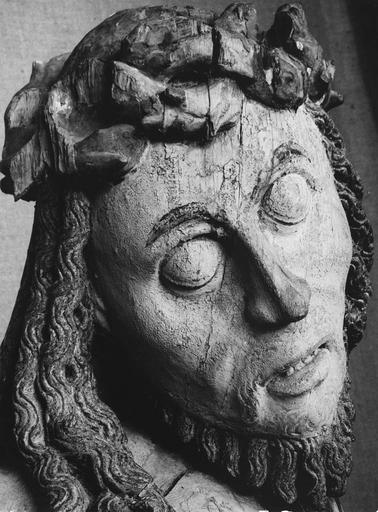 fragment de statue : tête de Christ, bois