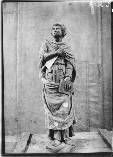 statue : saint Jean l'évangéliste
