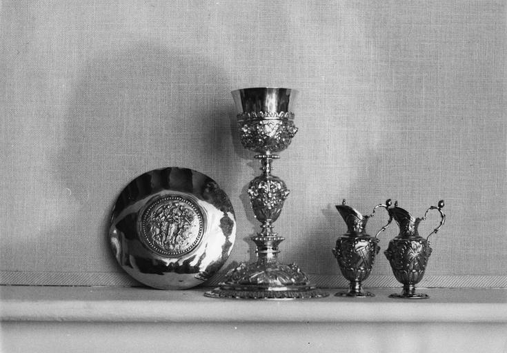 Calice, patène et burettes, argent