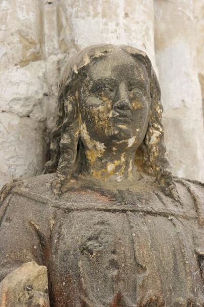 statue : saint Jean l'Evangéliste, vue partielle