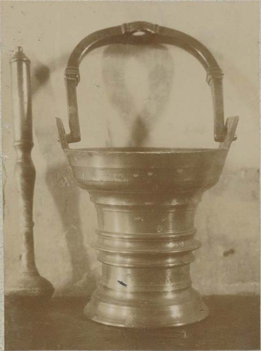 bénitier, goupillon