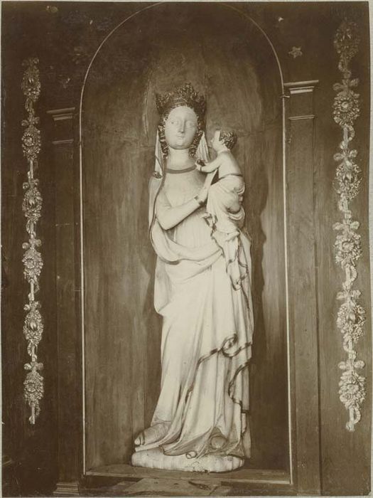 statue (grandeur nature) : Vierge à l'Enfant