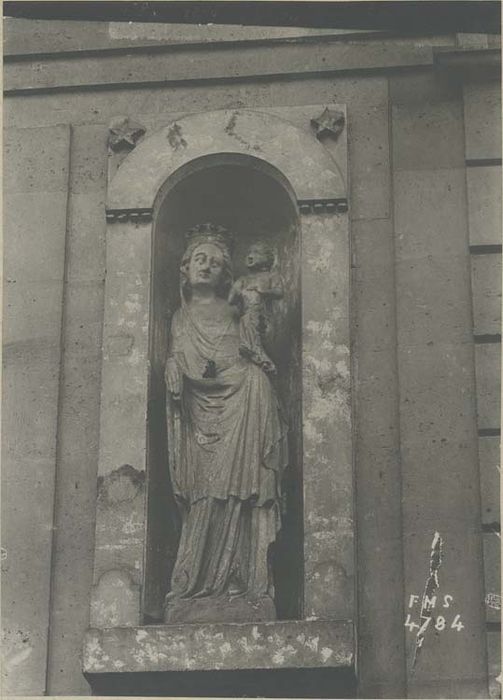 statue (petite nature) : Vierge à l'Enfant