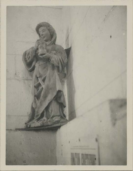 statuette : Sainte Madeleine