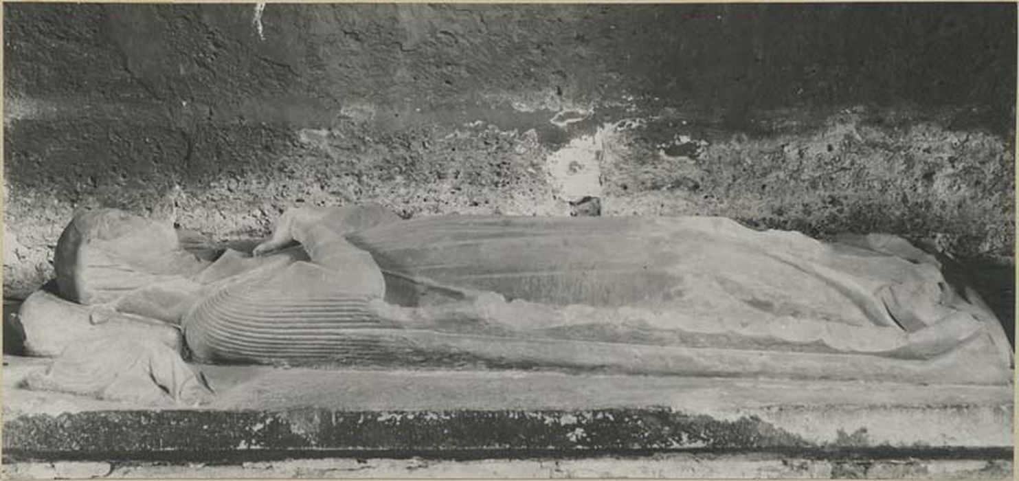 tombeau (gisant) : Femme non identifiée