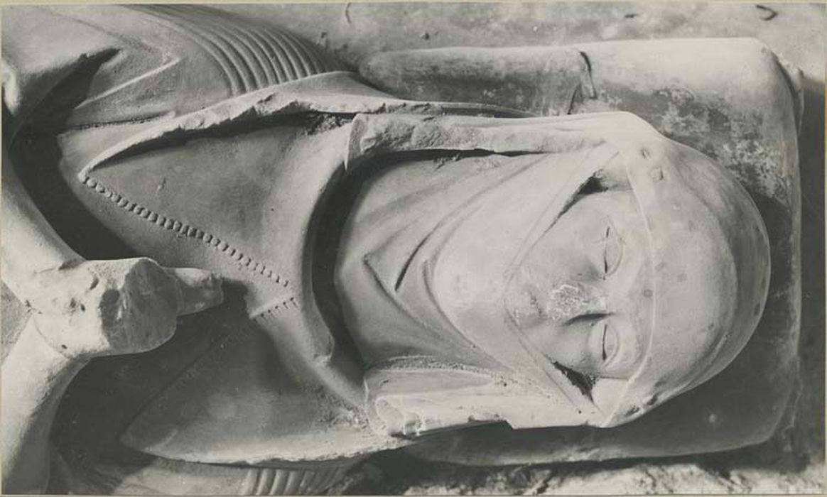 tombeau (gisant) : Femme non identifiée, détail