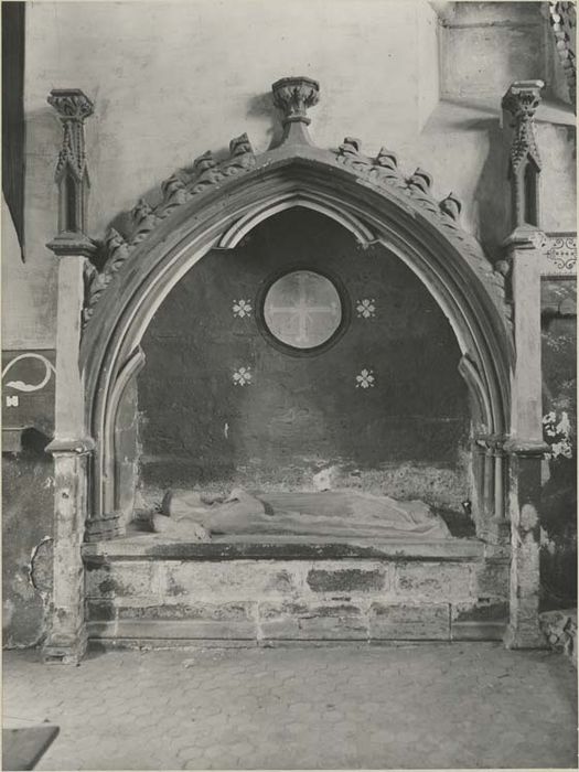 tombeau (gisant) : Femme non identifiée, détail