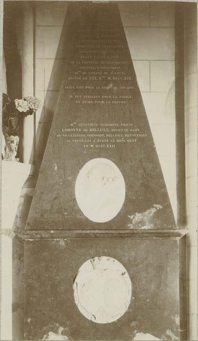monument funéraire du comte des Courtils