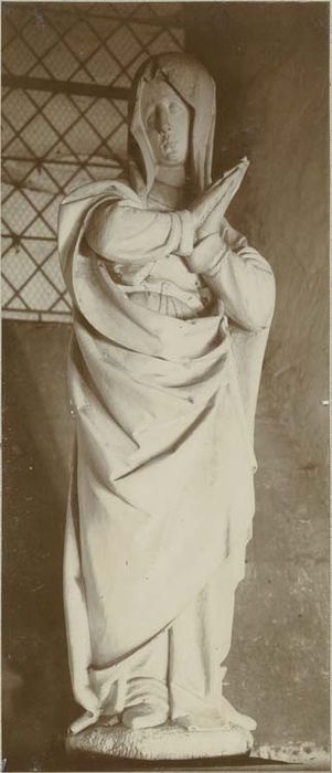 statue : Vierge de Calvaire