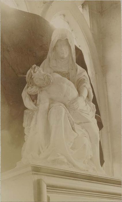 groupe sculpté : Vierge de Pitié