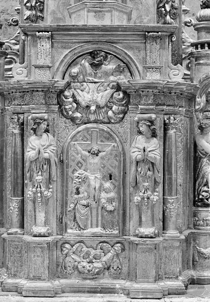 Tabernacle, partie centrale ornée d'une crucifixion