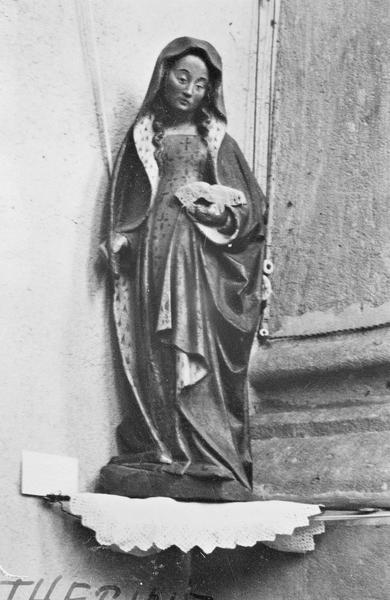 Statue : sainte Catherine