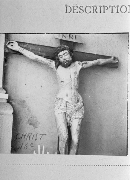 Statue : Christ en croix