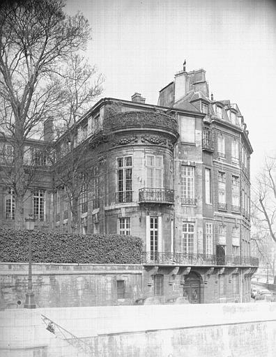 Façade sur le quai d'Anjou