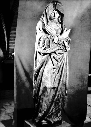 Statue en bois polychromé : Vierge de calvaire