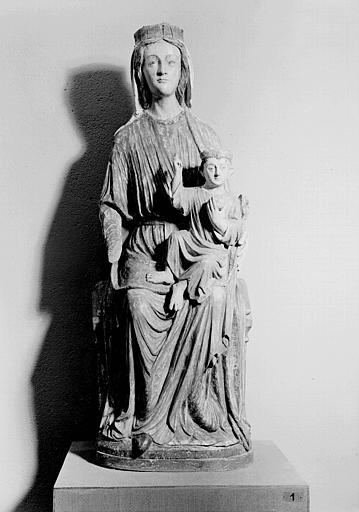 Statue : Vierge à l'Enfant assise