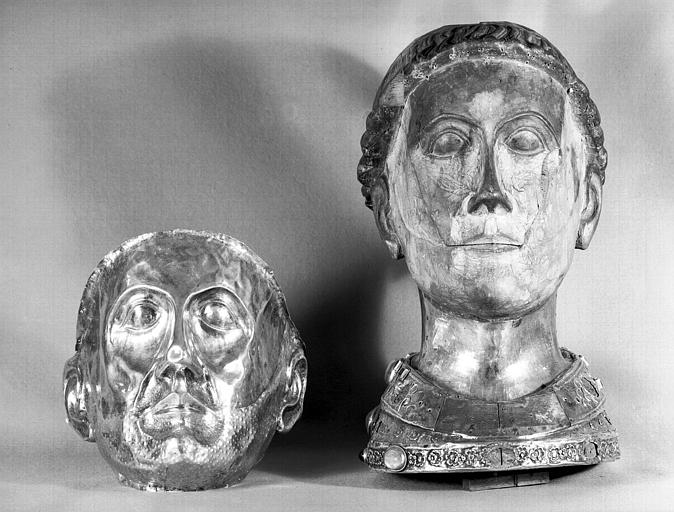 Buste reliquaire de Saint Yrieix en argent repoussé et doré, filgranes et cabochons, copie de celui du 13e siècle au Metropolitan Museum : les masques