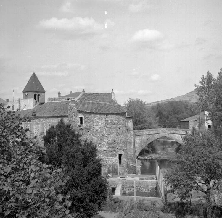 Vieux pont sur la Couze